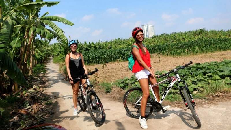 Bicycle Trip Hanoi Red River Island Half Day